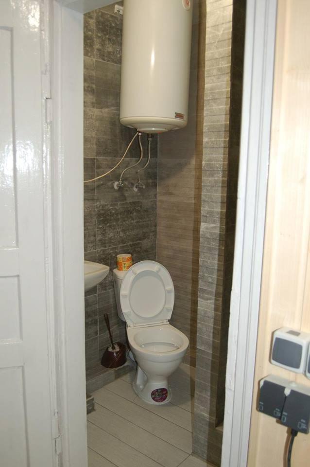 Apartment On Stepana Bandery 37 Постійне Електропостачання Leopoli Esterno foto
